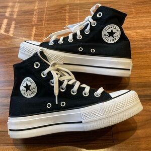 Converse Women's Chuck Taylor All Star Lift Platform